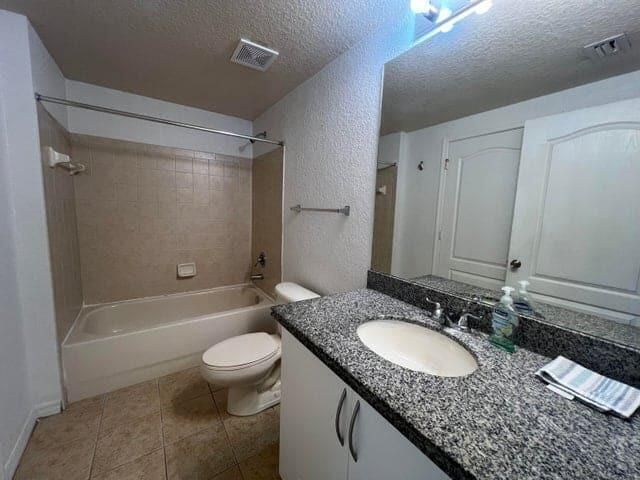 132 SW Peacock Boulevard 17-104, Port St. Lucie, FL 34986