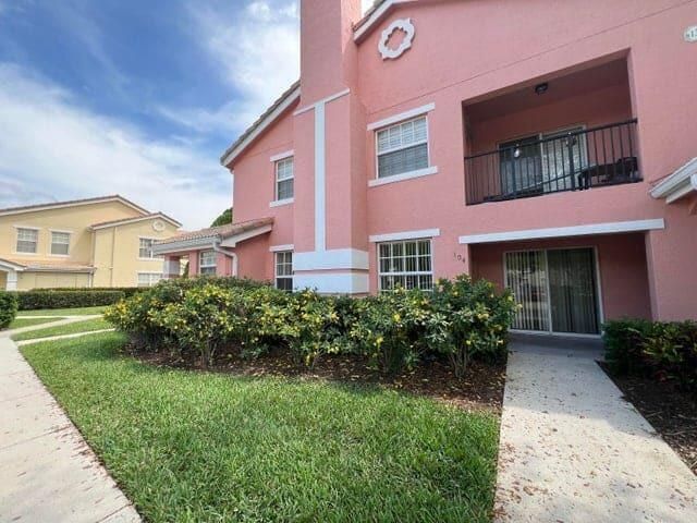 132 SW Peacock Boulevard 17-104, Port St. Lucie, FL 34986