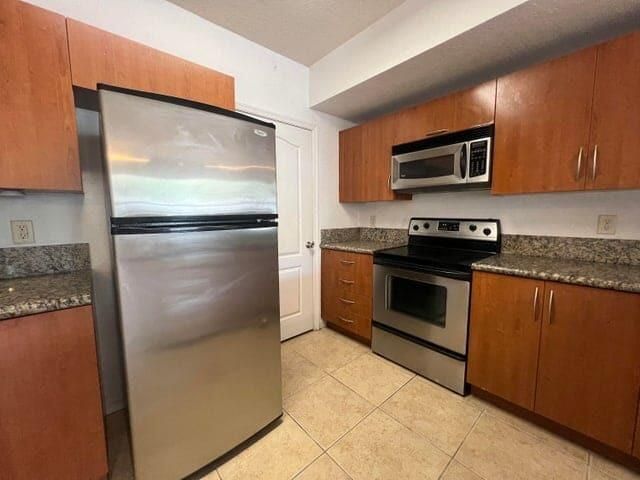 132 SW Peacock Boulevard 17-104, Port St. Lucie, FL 34986