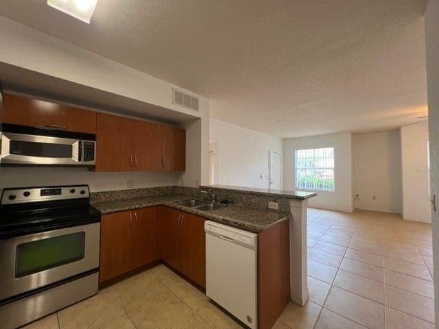 132 SW Peacock Boulevard 17-104, Port St. Lucie, FL 34986