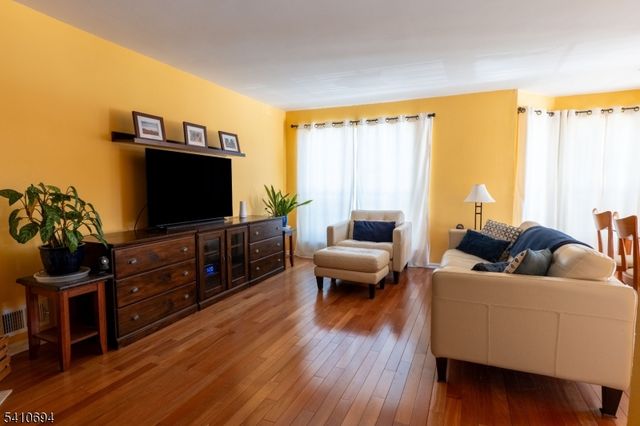 37 Boston Ct, Newark City, NJ 07103