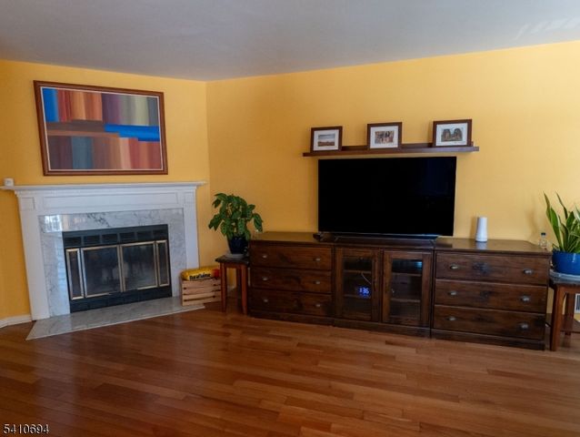 37 Boston Ct, Newark City, NJ 07103