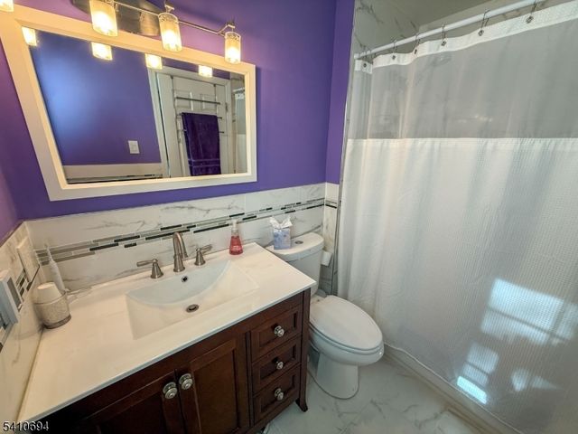 37 Boston Ct, Newark City, NJ 07103