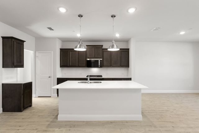 1983 Gentle Oak Trail, Corinth, TX 76210