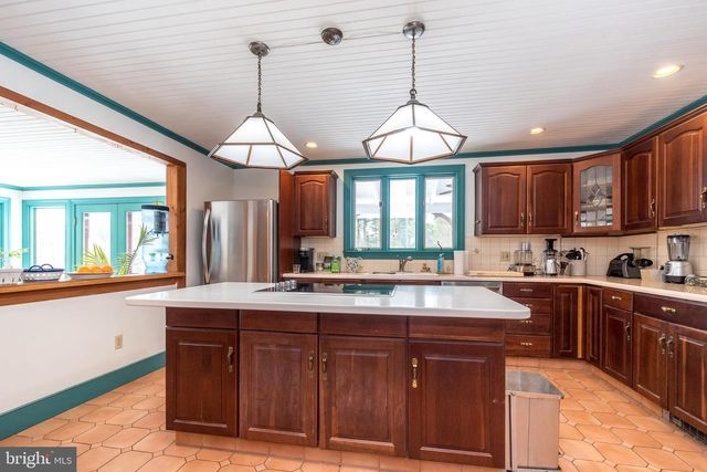 23 LILY VALLEY RD, Erwinna, PA 18920