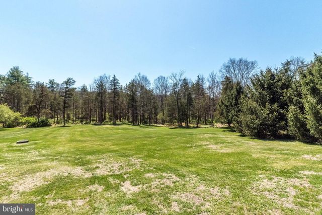 23 LILY VALLEY RD, Erwinna, PA 18920