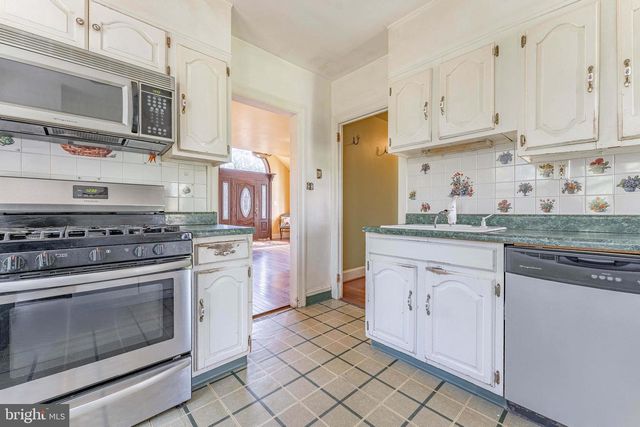 537 RED FOX LN, Wayne, PA 19087