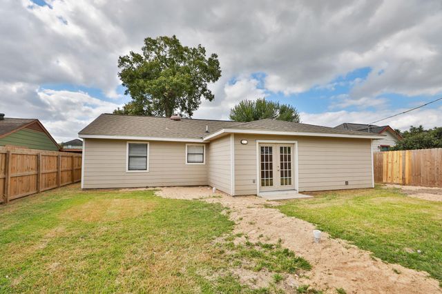 718 Champs Street, Channelview, TX 77530