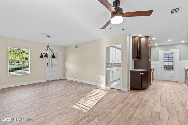 10621 OAK CREST Drive, Jacksonville, FL 32225
