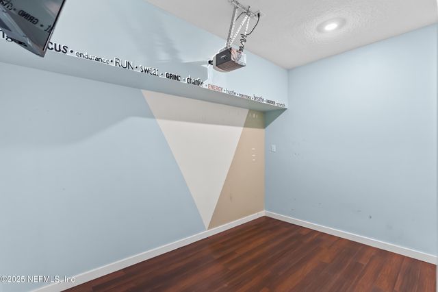 10621 OAK CREST Drive, Jacksonville, FL 32225