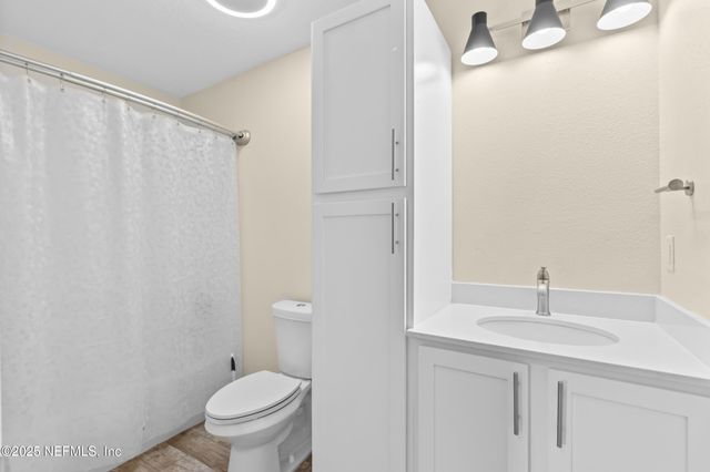 10621 OAK CREST Drive, Jacksonville, FL 32225