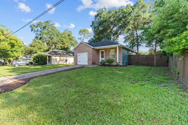 10621 OAK CREST Drive, Jacksonville, FL 32225