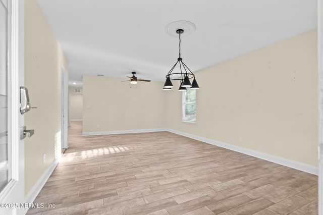 10621 OAK CREST Drive, Jacksonville, FL 32225