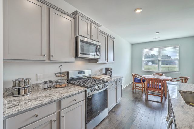 431 Canal Crossing Way, Huger, SC 29450