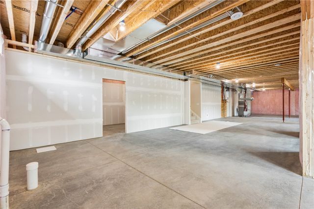 3057 Dell Ridge Ln, Hiawatha, IA 52233