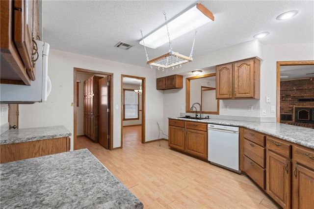 401 N East Street, Caney, KS 67333