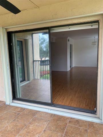 200 Jacaranda Country Club Drive 1b, Plantation, FL 33324