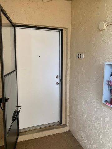 200 Jacaranda Country Club Drive 1b, Plantation, FL 33324