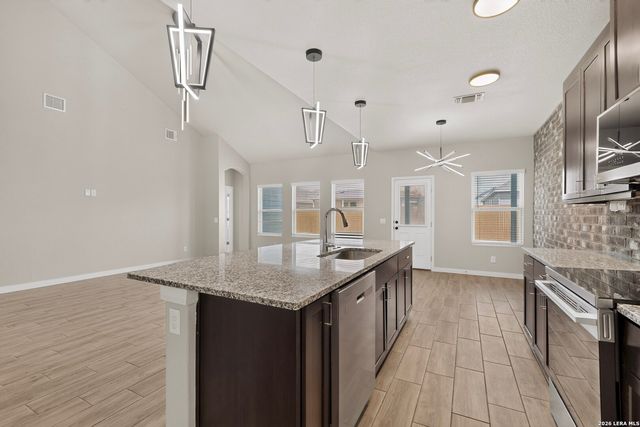 137 Sambar Main, Schertz, TX 78108