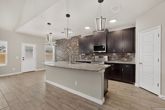 137 Sambar Main, Schertz, TX 78108