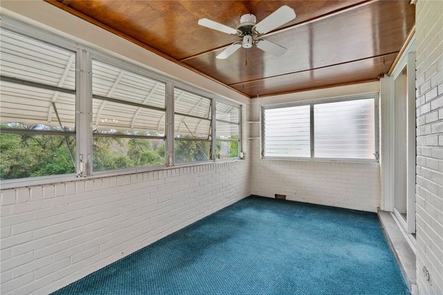 5215 Woodland Dr, West Mifflin, PA 15122