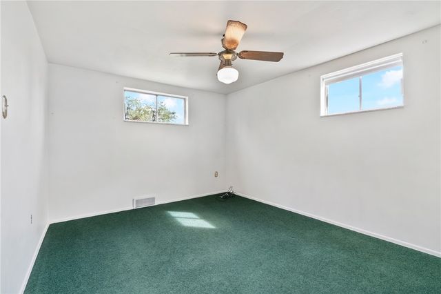 5215 Woodland Dr, West Mifflin, PA 15122