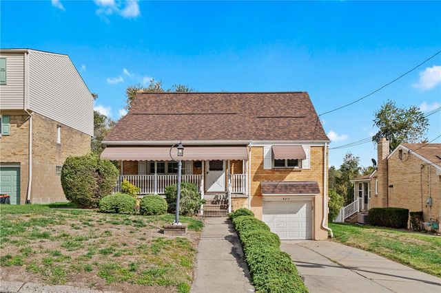 5215 Woodland Dr, West Mifflin, PA 15122