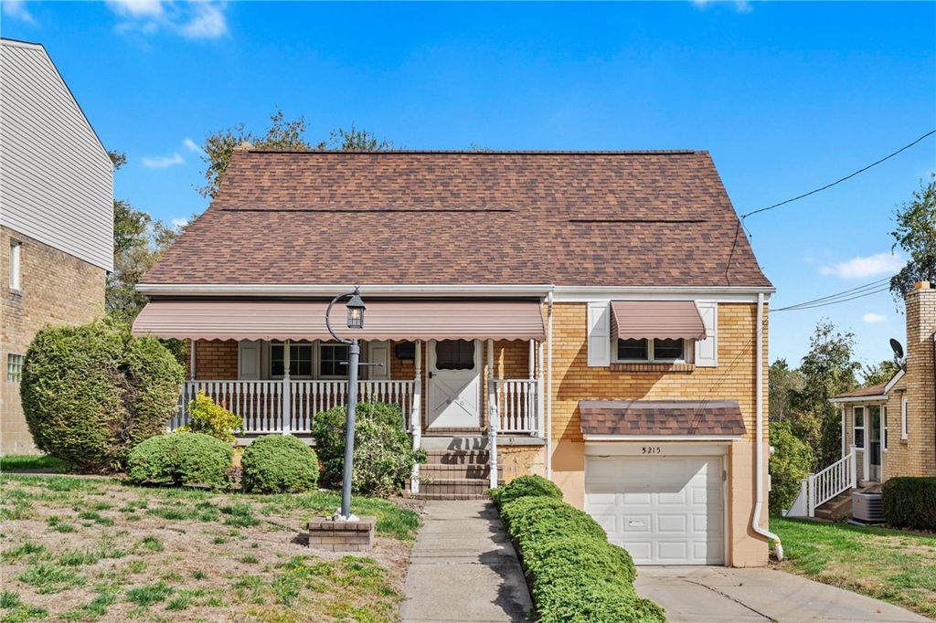 5215 Woodland Dr, West Mifflin, PA 15122