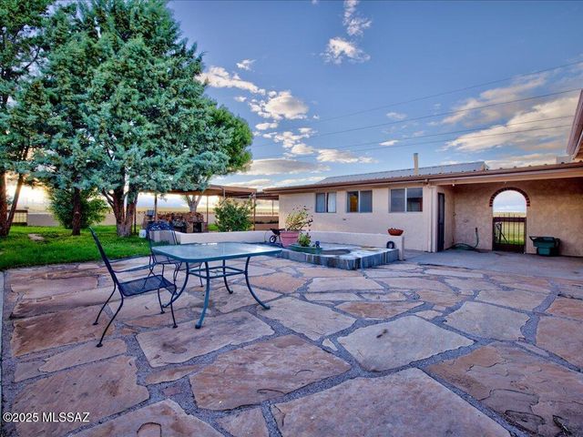 98 Longview Loop Road, Elgin, AZ 85611