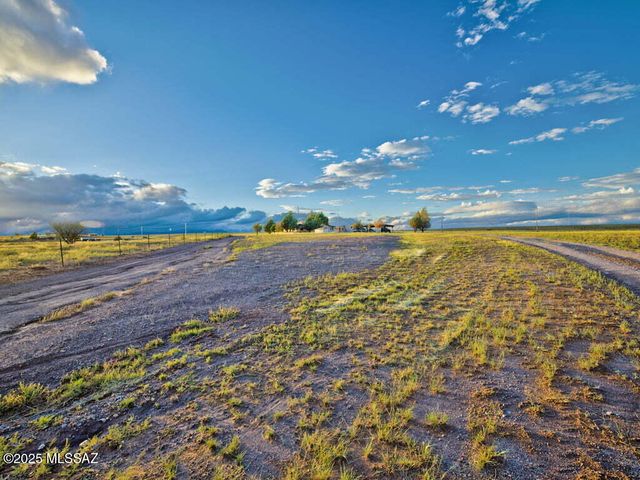 98 Longview Loop Road, Elgin, AZ 85611