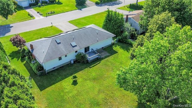 124 Donna Drive, Baiting Hollow, NY 11933