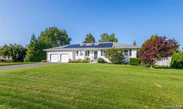 124 Donna Drive, Baiting Hollow, NY 11933
