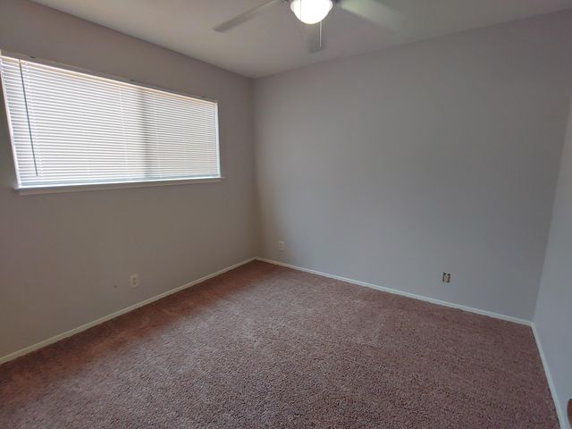 1423 W Wren Avenue, Visalia, CA 93291