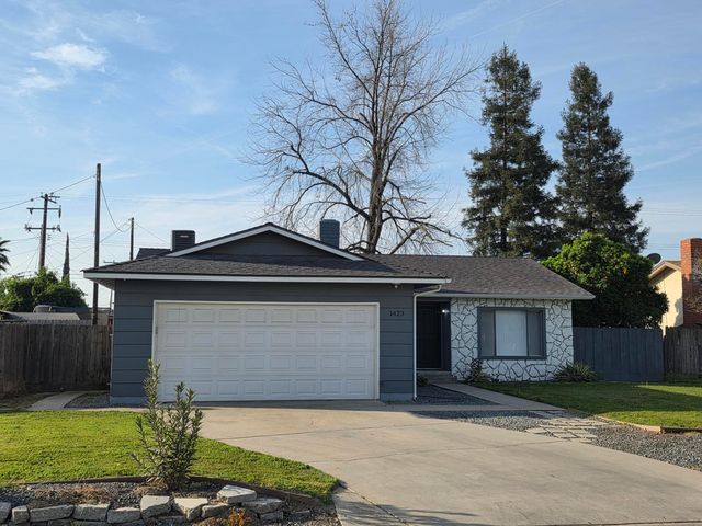 1423 W Wren Avenue, Visalia, CA 93291