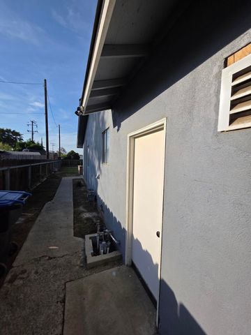 1423 W Wren Avenue, Visalia, CA 93291