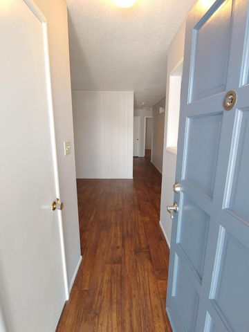 1423 W Wren Avenue, Visalia, CA 93291