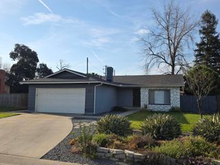 1423 W Wren Avenue, Visalia, CA 93291