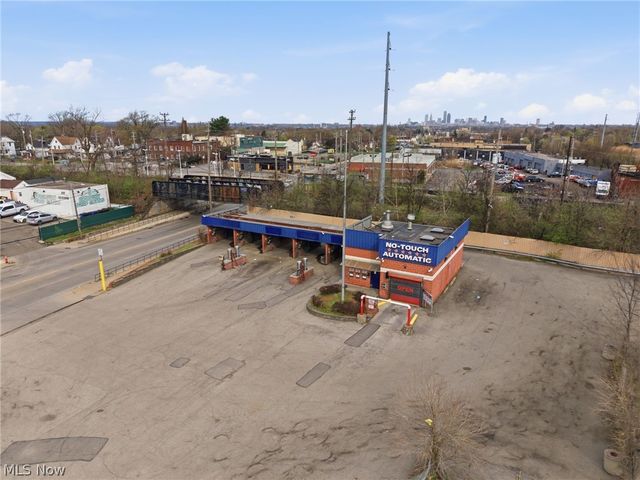 8219 Broadway Avenue, Cleveland, OH 44105