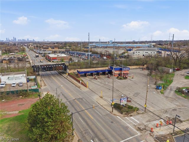 8219 Broadway Avenue, Cleveland, OH 44105