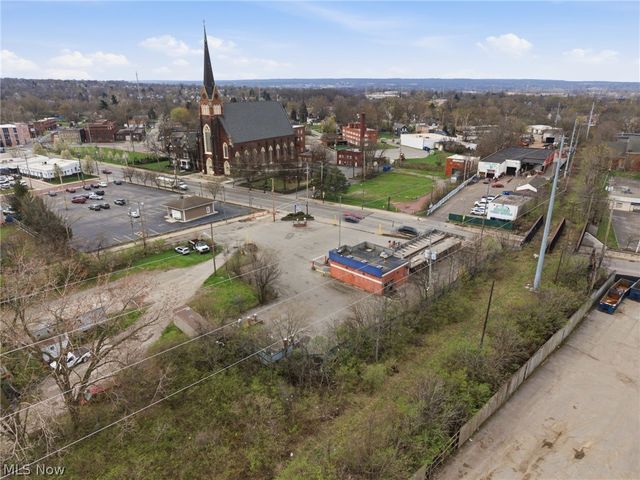 8219 Broadway Avenue, Cleveland, OH 44105