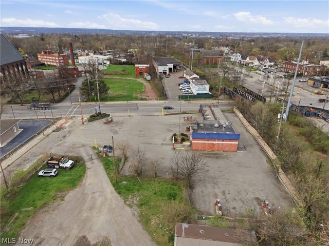 8219 Broadway Avenue, Cleveland, OH 44105