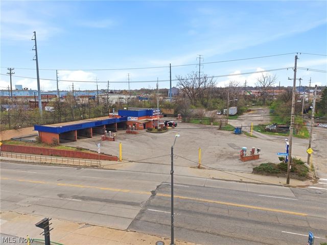 8219 Broadway Avenue, Cleveland, OH 44105