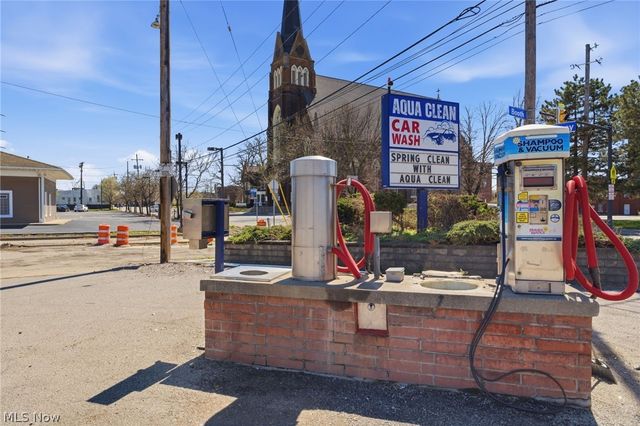 8219 Broadway Avenue, Cleveland, OH 44105