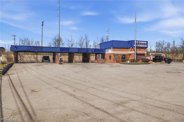 8219 Broadway Avenue, Cleveland, OH 44105