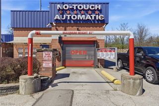 8219 Broadway Avenue, Cleveland, OH 44105