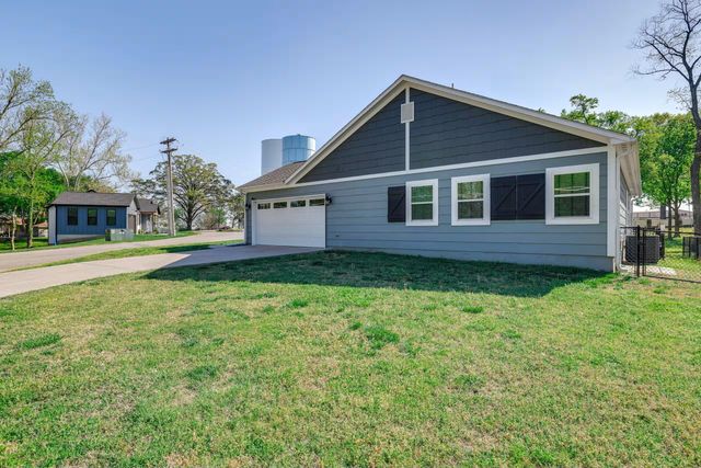 1 Circle Drive, Monkey Island, OK 74331