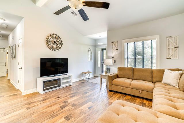 1 Circle Drive, Monkey Island, OK 74331