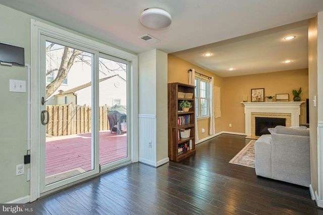 12827 FANTASIA DR, Herndon, VA 20170