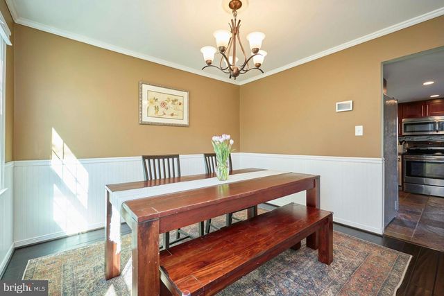 12827 FANTASIA DR, Herndon, VA 20170