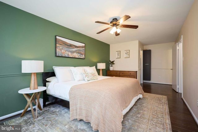 12827 FANTASIA DR, Herndon, VA 20170